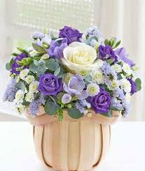 Pin By Hilda Leon Rodriguez On Purple Passion Basket Flower Arrangements Birthday Flowers Arrangements Beautiful Flower Arrangements