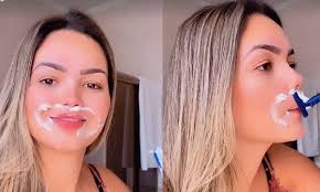 Giletada Nele Filha De Kelly Key Raspa O Buco Com Lamina De Barbear