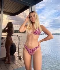 Wyobraźcie sobie teraz ją nago. natsu teamx (@LetMeStay) :: Wykop.pl