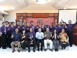 Jakarta komplek terminal bis kampung rambutan loket 16: Pt Rosalia Indah Transport Pt Multi Global Unity