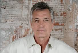 Scott Holmes's Instagram, Twitter & Facebook