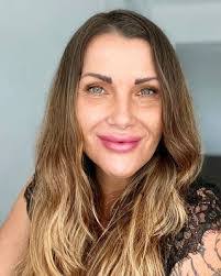 Amaia Oiz's Instagram, Twitter & Facebook