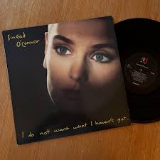 Lp Sinèad O' Connor I Do Not Want What I Haven't Got c/ encarte. Disco: VG+  Capa: VG R$ 70 #sineadoconnor #discosdevinil #pop #anos80 #cantora