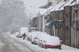 Tuesday 18° 4° morning clouds followed by afternoon sun. Snow Set To Fall On London On Saturday Amid Weather Warnings Across Much Of Uk Evening Standard