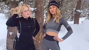 Nach Abspeck Erfolg Rebel Wilson Posiert In Engem Ski Anzug Promiflash De