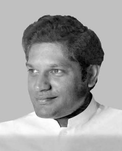 ලොව පලමු බිලියනපතියා විමට ඉඩතිබු ශ්‍රි ලාංකික ව්‍යශායකයා - උපාලි විජේවර්ධන 1970- 80 දසකයේ ශ්‍රි ලංකාවේ කිර්තිමත් ව්‍යාපාරිකයකු ලෙස නම් දැරු ...