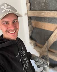 Hello 😎 Genieße meinen quasi „Ruhestand“… mit Abrissarbeiten! 😅 Statt  Schanze jetzt Baustelle 😅🚧🔨 Ich hoffe, ihr genießt den Frühling 😊  #baustelle #handwerken #hobby #abriss #umbau