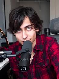 HAHAHAH, OKAAAYYYY, so guys, would you like to see Aidan drunk?😂 #new  #kidding #funny #fypシ #aidangallagher #live #saturday #patreonlive #ейдасик