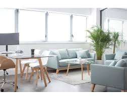 table basse ronde design contemporain verre et bois davos miliboo decoration maison chaise design design contemporain