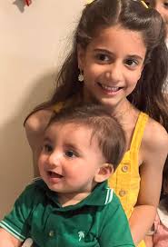 بتعرفوا البيت اللي بتفوتوا عليه وبيكون فيه بكل زاوية ورد من كل الألوان  وريحة الورد والحبق والياسمين معبية المكان؟ هيك حياة الام اللي عندها او  مولود "بنت"… 🌼🌸🍃 في مثل بيقول "الولد