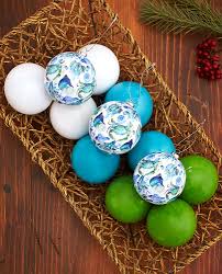 Check spelling or type a new query. 7 Coastal Christmas Decorating Ideas For Your Living Room The Lakeside Collection