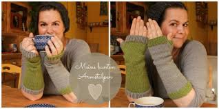 Die ajourmuster stulpen werden in einheitsgröße mit schachenmayr wolle gestrickt.das samtbändchen wird mit einer dicken wollnadel in anleitung ajourmuster stulpen mit samteinzug. Schoenstricken De Einfache Bunte Armstulpen Stricken