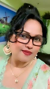 Josephine Meeks's Instagram, Twitter & Facebook