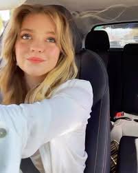 The way Jade talks of Fiona is special and magical :) Fiona and Jade are  the wisest, and they share the most cherished friendships of friendships!!  Beautiful Fiona best be having a