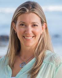 Amy Herold's Instagram, Twitter & Facebook