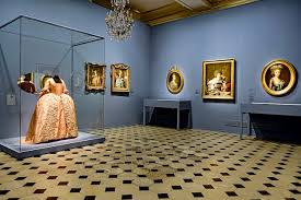 LIRE L'ARTICLE ➡️ Expo : R&eacute;v&eacute;ler le f&eacute;minin. Mode et apparences au XVIIIe si&egrave;cle - Mus&eacute;e Cognacq-Jay - Jusqu'au 20 septembre 2026 https://www.parisladouce.com/2026/04/expo-reveler-le-feminin-mode-et.html #expo #museecognacqjay #revelerlefeminin #paris3