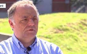 Marc van ranst jest przewodniczącym rady redakcyjnej vaccinews.net, platformy mediów społecznościowych, która dostarcza informacji na temat szczepionek. Marc Van Ranst Is Fel Vermagerd Ik Ben Al Bijna 10 Kilo Kwijt Nieuws365