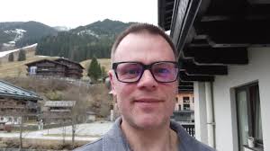 Hi everyone, happy Monday from the mountains in Austria !