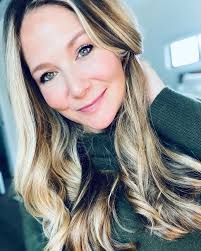 Monique Barton's Instagram, Twitter & Facebook