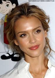 Love her neutral light brown jessica alba haarfarben. Frisuren Bilder Jessica Alba Mit Locker Gebundenem Zopf Frisuren Haare
