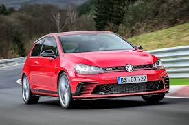 With firm control, the golf gti can stay level in corners and help maintain grip while managing to provide a smooth ride. Vw Golf Gti Clubsport S Ein Kracher Der Vw Golf R Ist Geschlagen Speed Heads