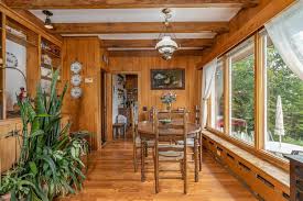 Easy access to public transportation and walking trails, owner can have one dog or cat. 9kibrv3p17lctm