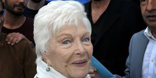 Line renaud was born on july 2, 1928 in nieppe, nord, france as jacqueline ente. Line Renaud Biographie Albums Et Films De Line Renaud Cosmopolitan Fr