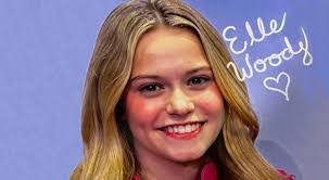 Elle Woods's Instagram, Twitter & Facebook