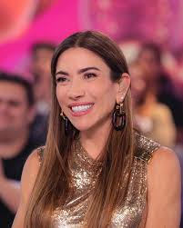 É ritmo de festa nos 44 anos do SBT ✨️ E Hoje tem Show do Milhão  Celebridades!!! @pgmsilviosantos Domingo, 19h, no SBT Equipe Patricia  Abravanel 📸 @gabrielcardosofoto