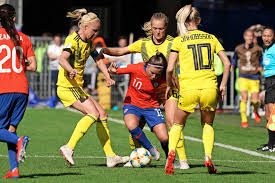In het internationale voetbal komt het zweeds voetbalelftal uit in de competities georganiseerd door de fifa en de uefa. Wk Vrouwen Zweden Wint Na Onweer Van Chili Voetbal Telegraaf Nl