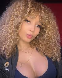 Hillary Morales (@hillarymoraless) • Instagram photos and videos