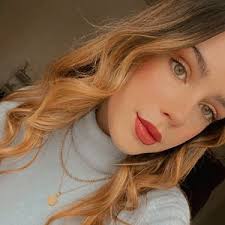 Diana Jesus's Instagram, Twitter & Facebook