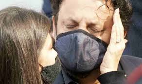 L'ex tornista di uomini e donne ha approfittato di un moment odi pausa dal suo ruolo di inviata enrico non è più giovanissimo e io ho 37 anni: Bonolis Flora Canto Lo Allontana Da Brignano Al Funerale Di Proietti Ma Lei Smentisce Non E Vero Vi Racconto Mio Cosa E Successo Baritalia News