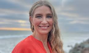 Allison Emery's Instagram, Twitter & Facebook