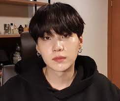 I didn't think anyone even knew this blog existed since i'm at @minsyg. 200528 Suga Vlive Min Yoongi Foto Suga Yoongi