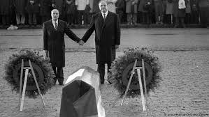 Ein historischer moment mit symbolischem gehalt. Gedenken An Den Leidenschaftlichen Europaer Helmut Kohl Aktuell Europa Dw 21 06 2017