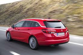 Das aktuelle modell entstammt noch einer kooperation des ex opel eigners gm und fiat aus dem jahr 2006. Opel Astra Sports Tourer Golf Jager Mit Biturbo Diesel