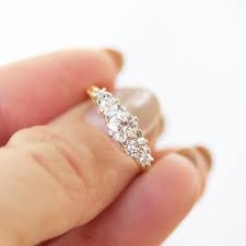 Gorgeous Vintage 5 Stone Diamond Engagement Ring In Yellow Gold In L O V E Wedding Rings Unique Wedding Rings Vintage Vintage Engagement Wedding Rings