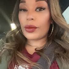 Is anybody else's mother hard-headed? Asking for a friend  🤦🏾‍♀️🤦🏾‍♀️🤦🏾‍♀️🤦🏾‍♀️🙏🏾🙏🏾🙏🏾