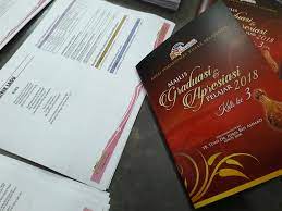 Buku program graduasi spm 2019. Mencetak Buku Program Utk Majlis D Mata Advertising Facebook