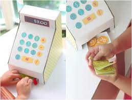 Babys betrachten die welt mit staunenden augen. Kinder Kaufladen Zubehor Kasse Karton Spielgeld Selber Basteln Spiele Kinder Kaufladen Kinder Kasse Spiele Selber Basteln