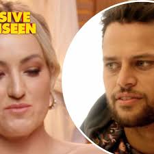 Tal da Loira Pelada Baixinha - Gostosa Daquele Jeito - Toda Desejável