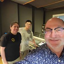 Robert Hitz (@robert_hitz_studio) • Instagram photos and videos