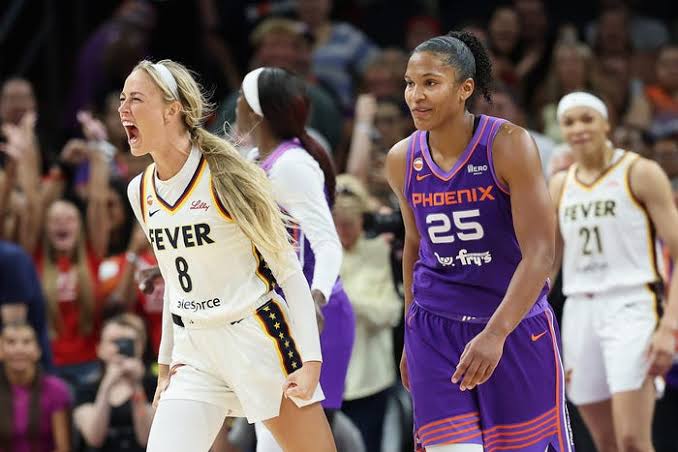 Indiana Fever vs Phoenix Mercury photos in WNBA game today