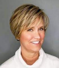 13 Short Voluminous Feathered Hairstyle Short Hair Styles Feathered Hairstyles Short Hairstyles For Women