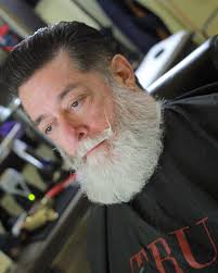 🎅🏻Santa getting ready for Christmas in summer. Come and get your style.  haircut By: @josuepagan.barberpr #xmas #beardmaster #beardstyle #barbershop  #barberlife #jurassicpark #santaiscoming #puertorico #colombia #ecuador  #pluton #wordwide