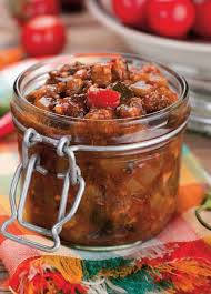 A venit momentul sa va prezint reteta pentru preparatul vedeta al toamnei, zacusca de vinete. ReÈetÄ De ZacuscÄ De Vinete Cu Vinete TÄiate CubuleÈe