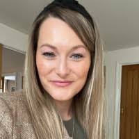 Bethany Farrar's Instagram, Twitter & Facebook