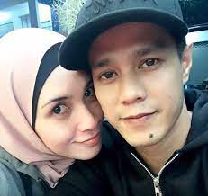 See what intan liana (intanliana1209) has discovered on pinterest, the world's biggest collection of ideas. Roti Move On Ude Wahid Perli Intan Liana Di Instagram Tempatan Hiburan Trending Cari Infonet