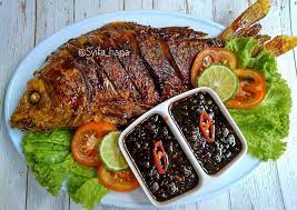 Di sektor kelautan dan perikanan, warga pesisir, terutama kecamatan suradadi mencari ikan di laut jawa sampai ke laut tiongkok selatan (kepulauan riau). Pawon Si Mbok Ikan Mas Bakar Sambal Kecap 1 Ekor Ikan Facebook